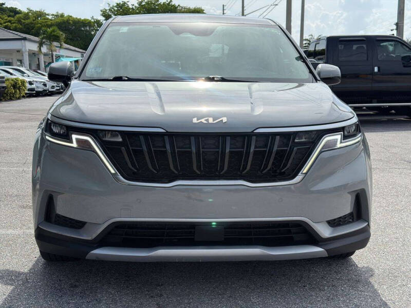 2024 Kia Carnival EX