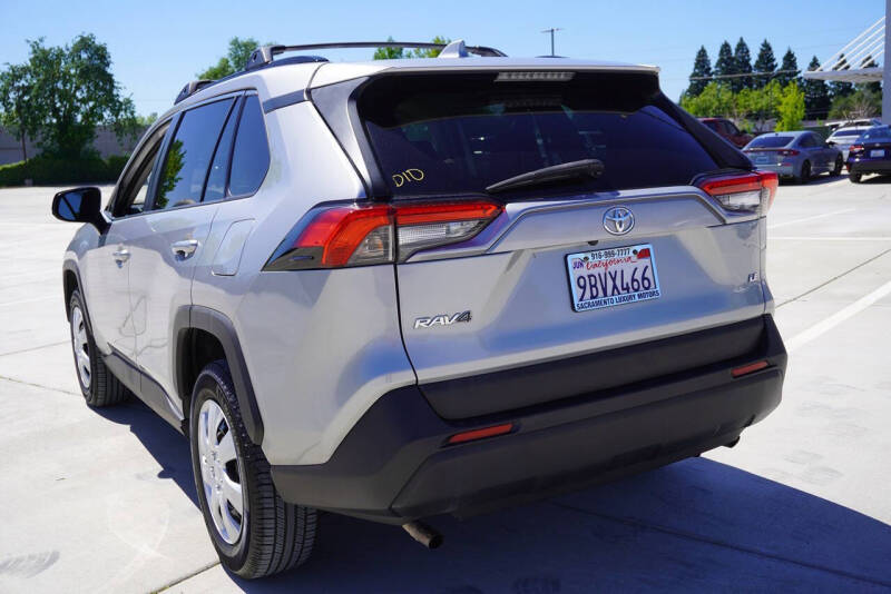 2019 Toyota RAV4 LE
