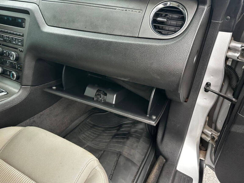 2012 Ford Mustang V6