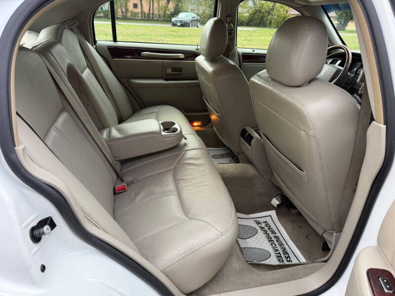 2008 Lincoln Town Car Signature Limited