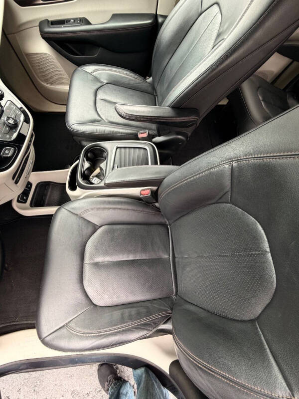 2019 Chrysler Pacifica Touring L Plus