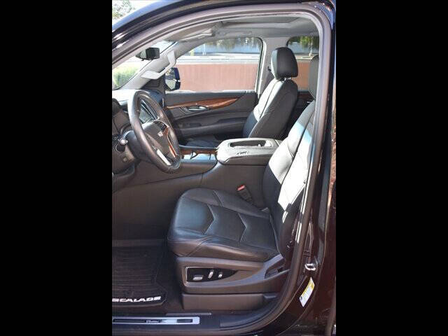 2017 Cadillac Escalade Luxury