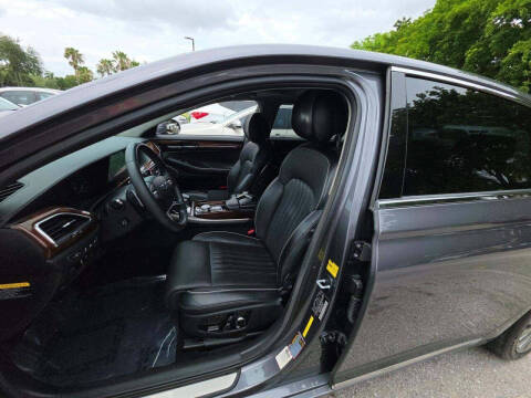 2017 Genesis G90
