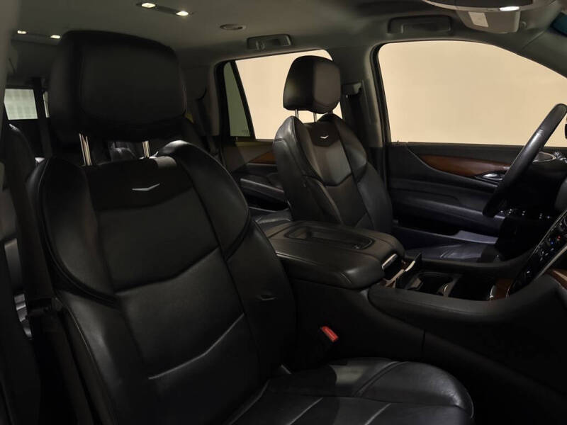 2019 Cadillac Escalade Standard