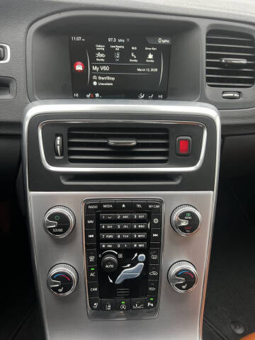 2017 Volvo V60 T5 Platinum