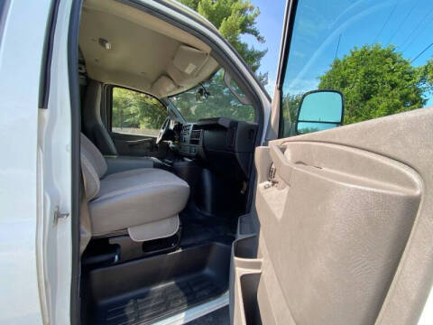 2017 Chevrolet Express 2500