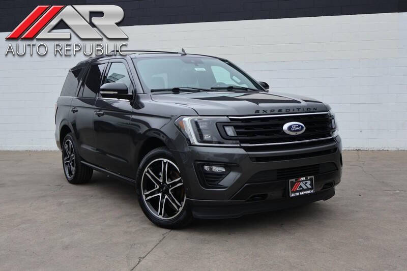 2021 Ford Expedition Limited's photo