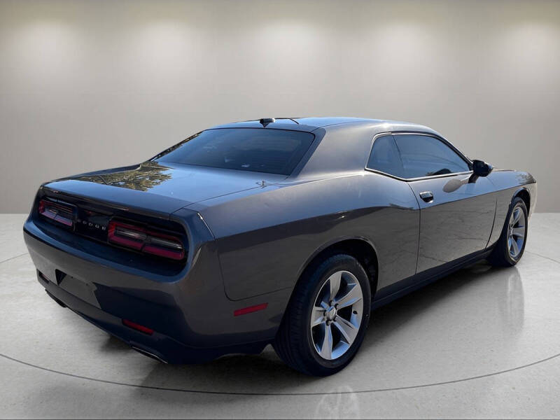 2016 Dodge Challenger SXT