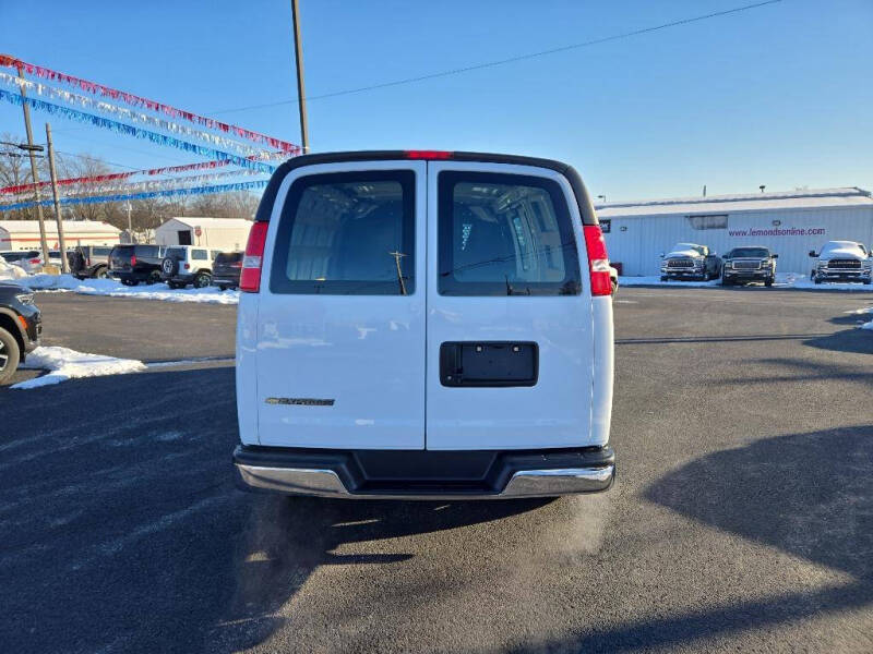 2022 Chevrolet Express 2500