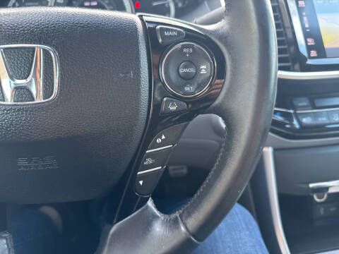 2017 Honda Accord EX-L w/Navi w/Honda Sensing