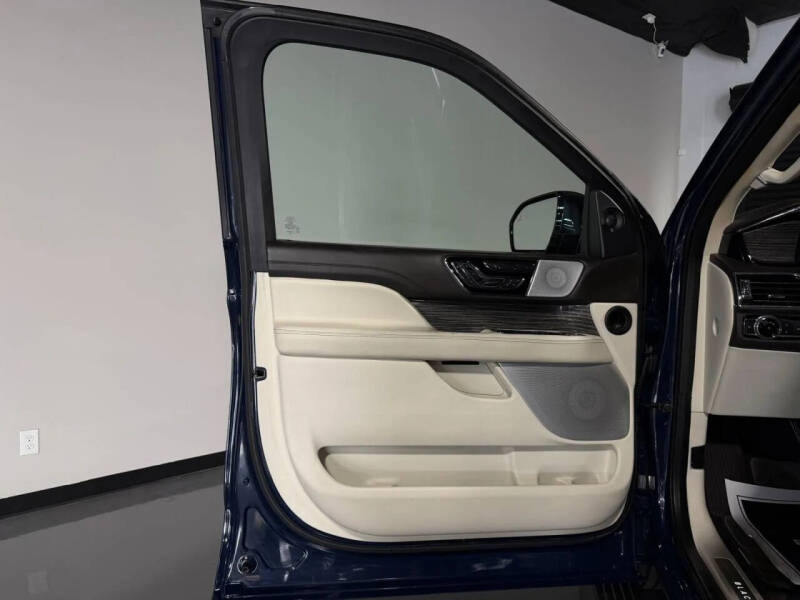 2019 Lincoln Navigator Black Label