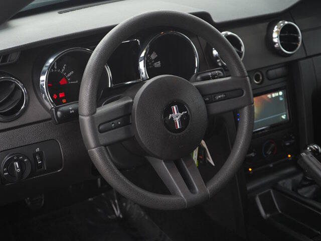 2007 Ford Mustang V6 Deluxe