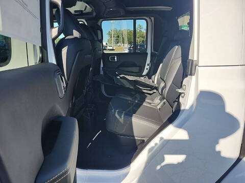 2025 Jeep Gladiator High Tide