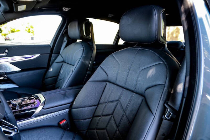 2025 BMW 7 Series 760i xDrive