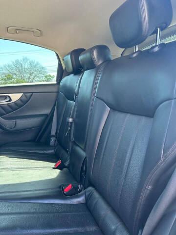 2016 Infiniti QX70