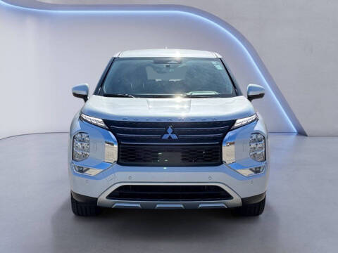 2023 Mitsubishi Outlander PHEV SE