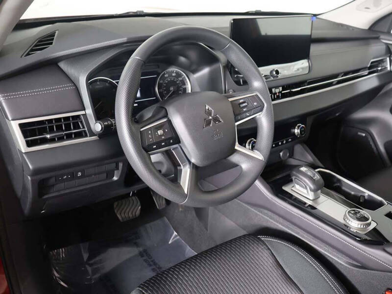 2026 Mitsubishi Outlander ES