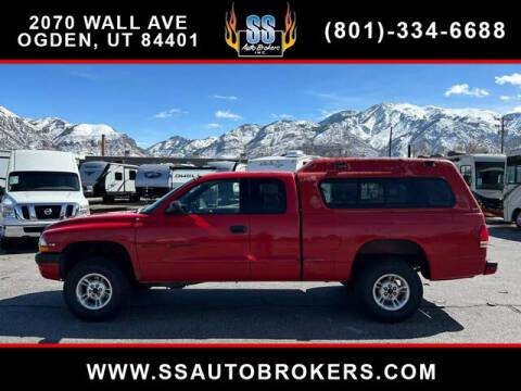 2000 Dodge Dakota for sale at S S Auto Brokers in Ogden UT