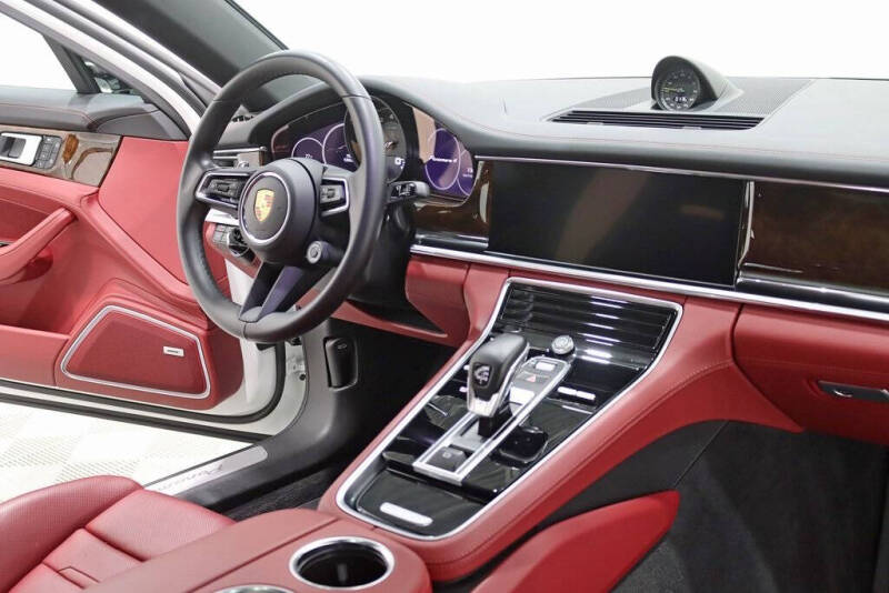 2022 Porsche Panamera
