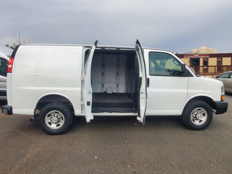 2023 Chevrolet Express 2500