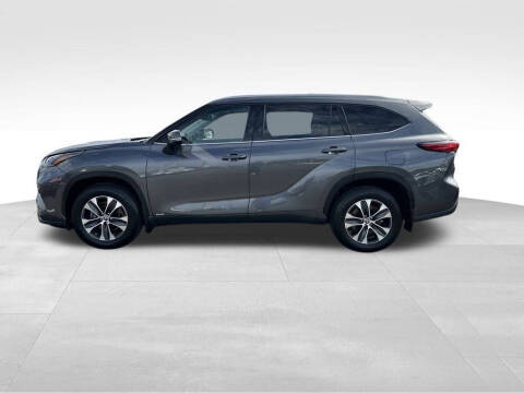 2022 Toyota Highlander Hybrid XLE