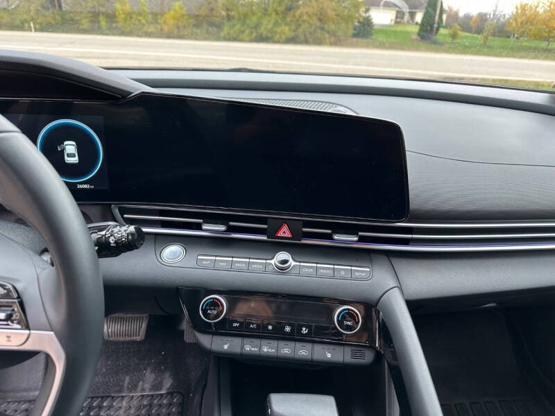 2024 Hyundai Elantra Limited