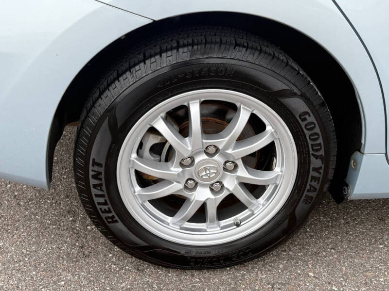 2012 Toyota Prius v Three