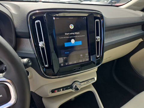 2026 Volvo XC40 B4 Plus