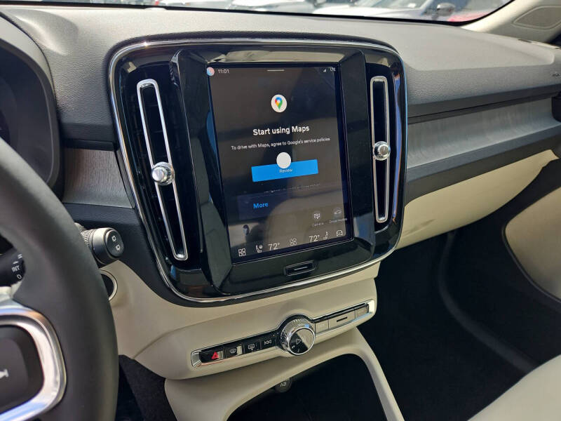 2026 Volvo XC40 B4 Plus