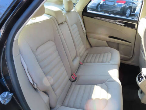 2015 Ford Fusion SE