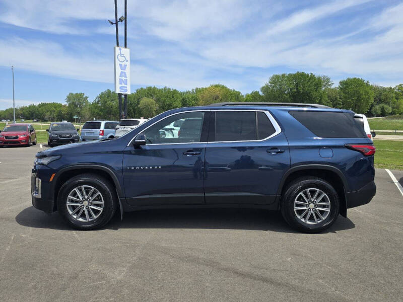 2022 Chevrolet Traverse LT Cloth