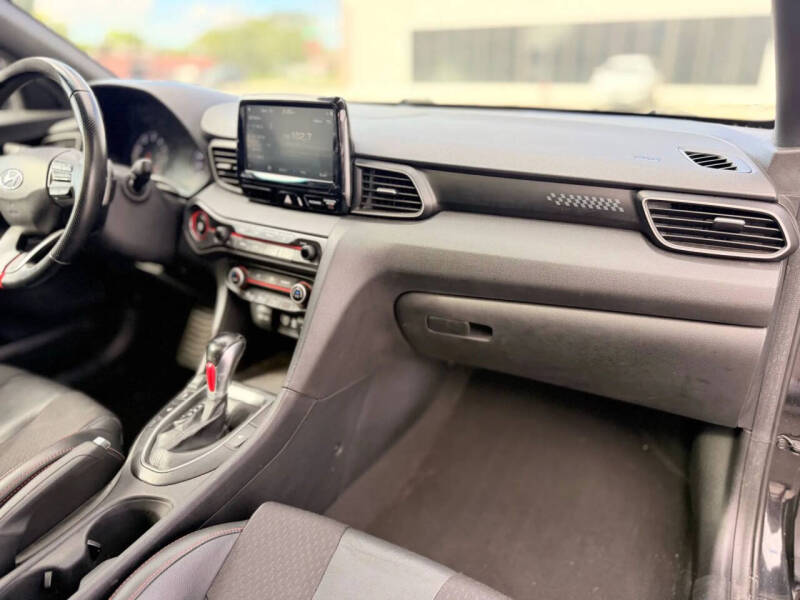 2019 Hyundai Veloster