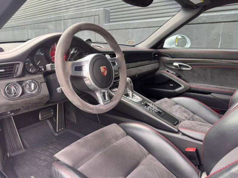 2015 Porsche 911
