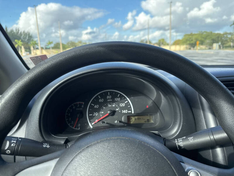 2014 Nissan Versa 1.6 S Plus