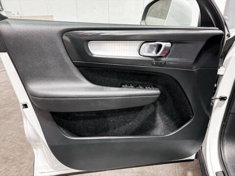 2019 Volvo XC40 T5 Momentum