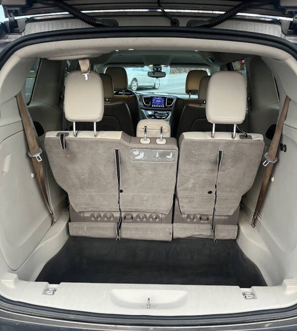 2017 Chrysler Pacifica Touring-L