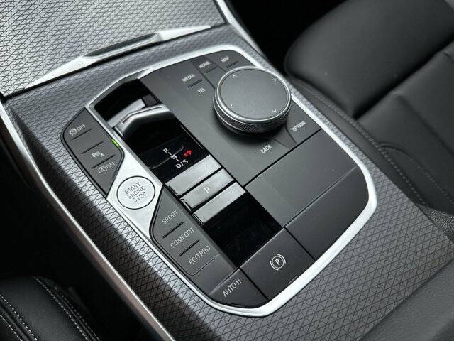 2025 BMW 3 Series 330i xDrive