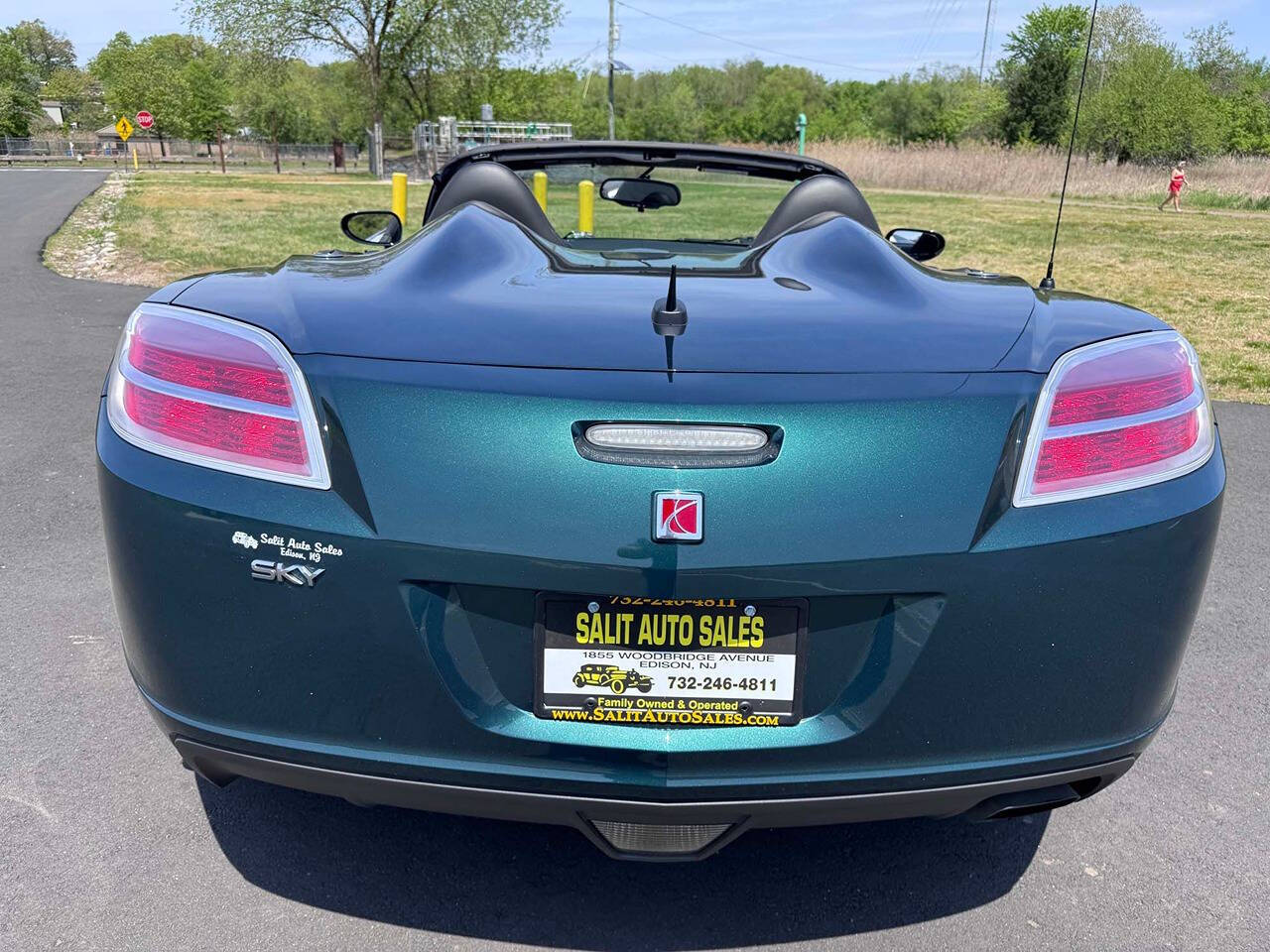 2008 Saturn SKY 21