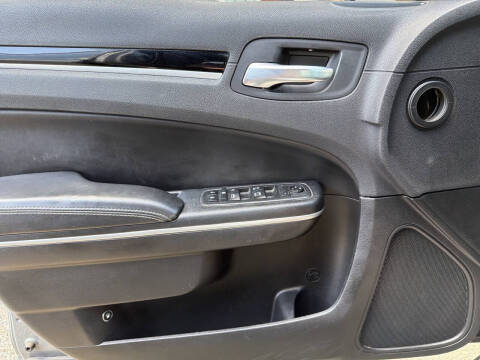 2019 Chrysler 300 S