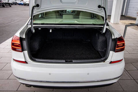 2017 Volkswagen Passat 1.8T SEL Premium