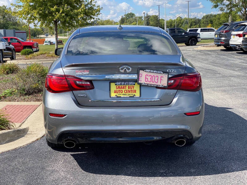 2017 Infiniti Q70 3.7