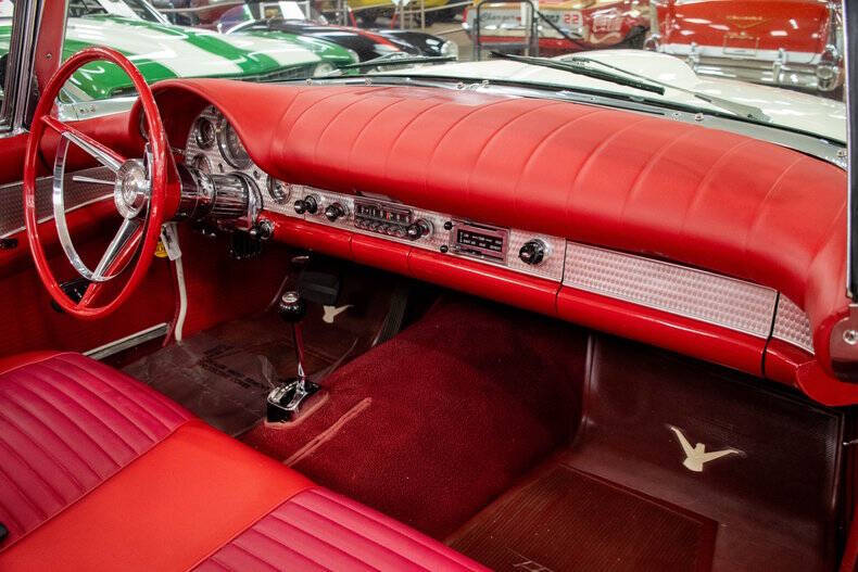 1957 Ford Thunderbird