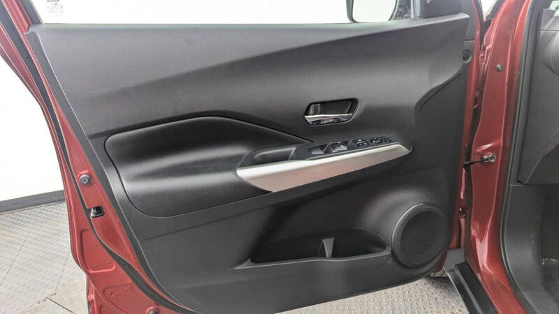 2019 Nissan Kicks SR