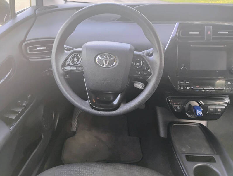 2019 Toyota Prius LE