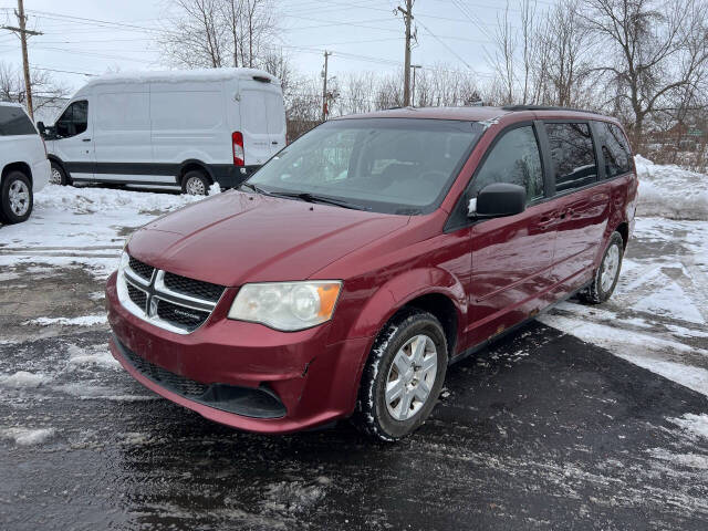 2011 Dodge Grand Caravan Express's photo