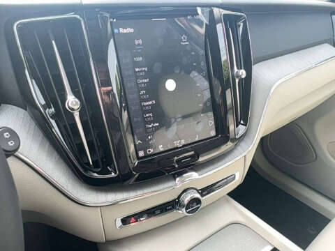 2025 Volvo XC60 T8 Plus Dark Theme