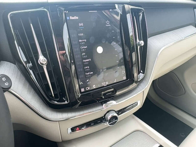 2025 Volvo XC60 T8 Plus Dark Theme