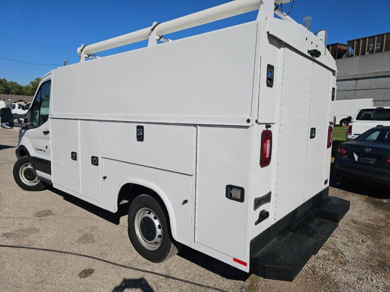 2019 Ford Transit Cutaway Base's photo