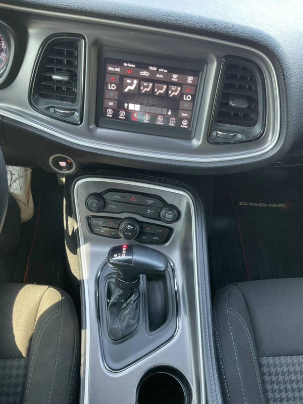 2021 Dodge Challenger SXT