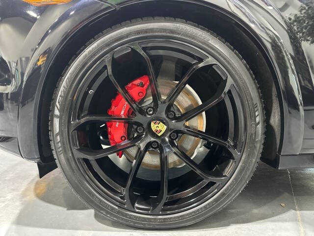 2014 Porsche Cayenne GTS